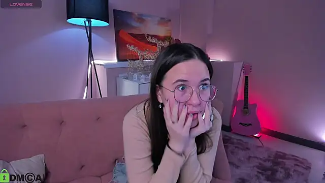 leylamirage online show from 03/01/26, 12:29