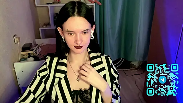 MabelDefina online show from 04/19/26, 11:09