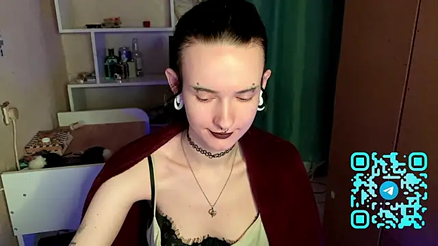 Snapshot of MabelDefina chatting on 04/24/26, 11:01 MabelDefina online show from 04/24/26, 11:01