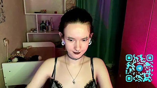 Snapshot of MabelDefina chatting on 04/26/26, 11:41 MabelDefina online show from 04/26/26, 11:41