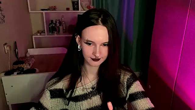 Snapshot of MabelDefina chatting on 05/05/26, 05:04 MabelDefina online show from 05/05/26, 05:04