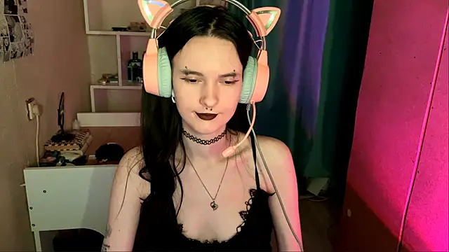 Snapshot of MabelDefina chatting on 05/16/26, 05:37 MabelDefina online show from 05/16/26, 05:37