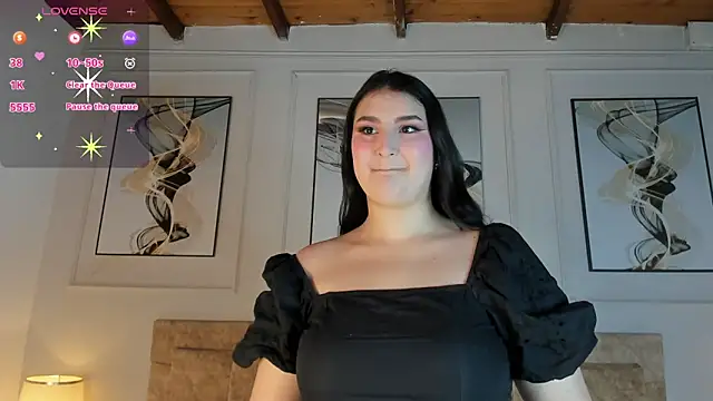 Snapshot of zoe_moon__ chatting on 05/18/26, 02:34 zoe moon online show from 05/18/26, 02:34