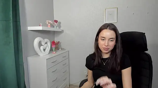 AdeleSolo online show from 04/20/26, 05:48