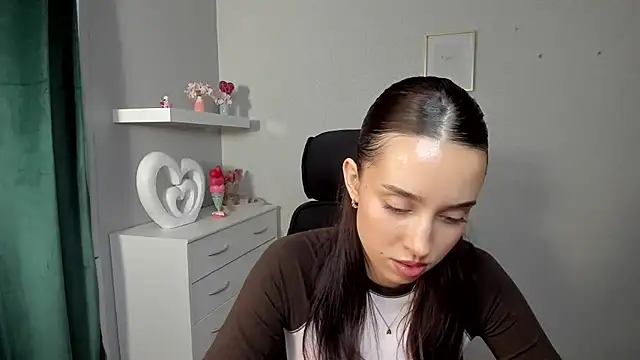 AdeleSolo online show from 04/21/26, 05:47