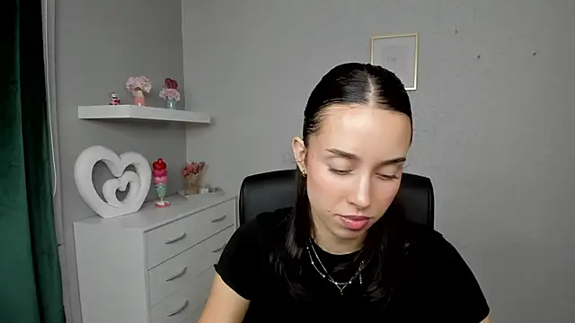 Snapshot of AdeleSolo chatting on 06/02/26, 05:31 AdeleSolo online show from 06/02/26, 05:31