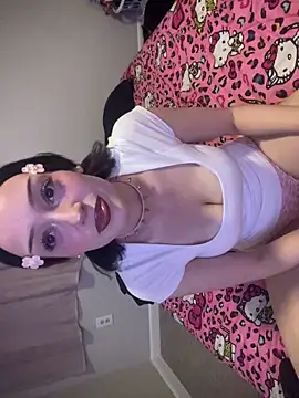 strwbrrymilk online show from 02/22/26, 01:18