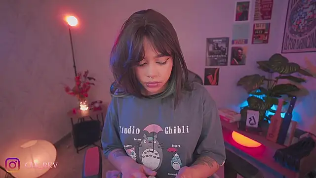 violette clerk1  online show from 04/26/26, 10:51