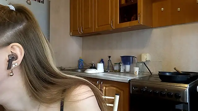 VictoriaDeese online show from 02/18/26, 08:32