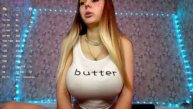 VictoriaDeese online show from 03/31/26, 03:19