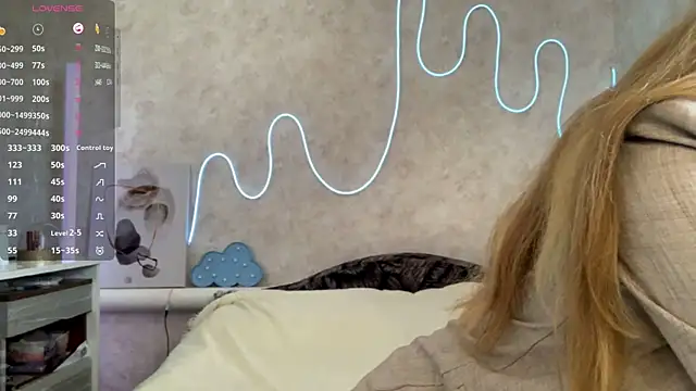 VictoriaDeese online show from 06/05/26, 03:13