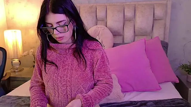 IsabellaRossi online show from 04/01/26, 01:41