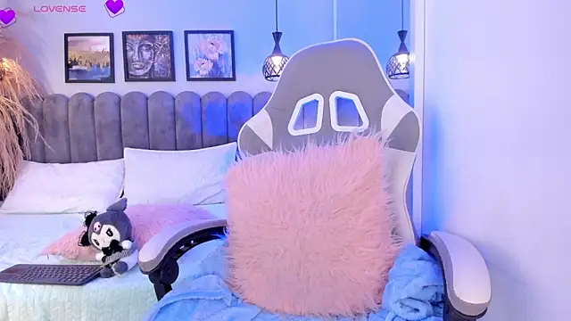 Bella  Peach online show from 04/18/26, 03:10