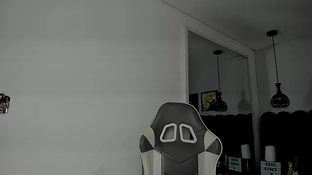 Bella  Peach online show from 04/20/26, 03:09