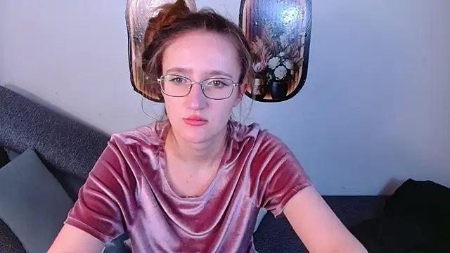 Snapshot of miay_here_ chatting on 05/14/26, 04:47 miay here online show from 05/14/26, 04:47
