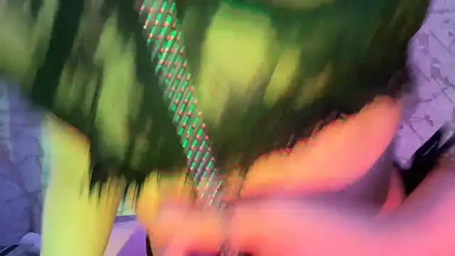 AmaliaJess online show from 04/10/26, 01:27