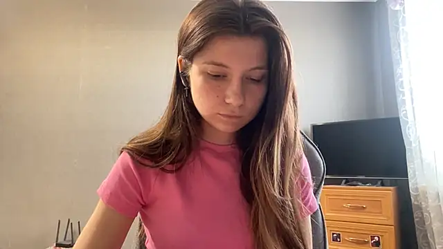 Snapshot of LunnaBliss chatting on 04/25/26, 01:41 LunnaBliss online show from 04/25/26, 01:41
