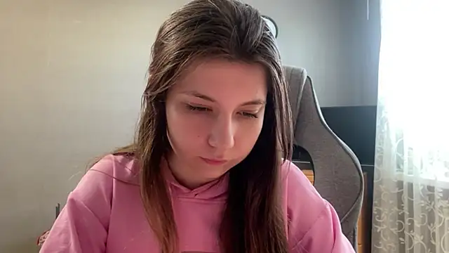 Snapshot of LunnaBliss chatting on 05/15/26, 02:24 LunnaBliss online show from 05/15/26, 02:24