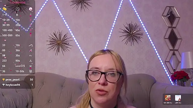 MaddyVelvet online show from 04/01/26, 04:24