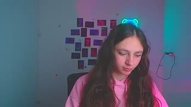 KissMeJulia online show from 04/23/26, 05:30