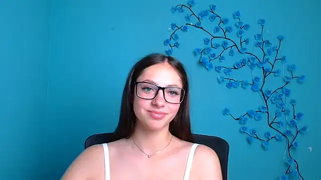 Snapshot of KissMeJulia chatting on 06/19/26, 11:25 KissMeJulia online show from 06/19/26, 11:25