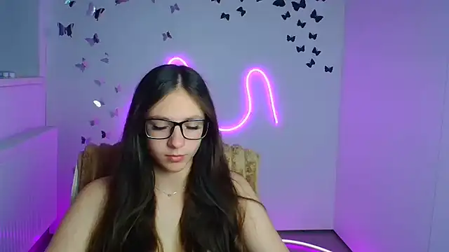Snapshot of KissMeJulia chatting on 06/20/26, 05:32 KissMeJulia online show from 06/20/26, 05:32