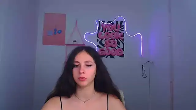 Snapshot of KissMeJulia chatting on 06/27/26, 05:34 KissMeJulia online show from 06/27/26, 05:34
