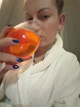 Frenchgirl45 online show from 02/28/26, 12:33