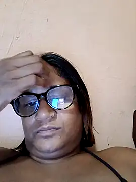 indianstrawberrylips4u online show from 03/04/26, 05:30