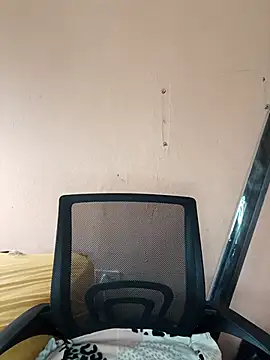 indianstrawberrylips4u online show from 03/26/26, 06:30