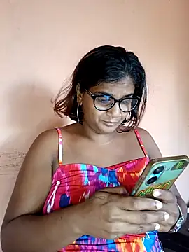 indianstrawberrylips4u online show from 03/31/26, 04:57