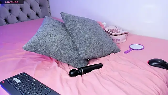 eva cutee  online show from 04/08/26, 10:21