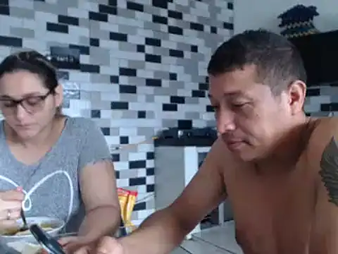 pareja latina2214 online show from 02/19/26, 02:13