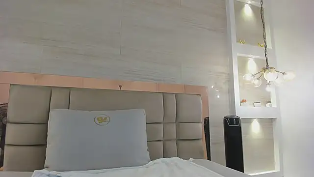 bella novoa online show from 04/21/26, 02:51