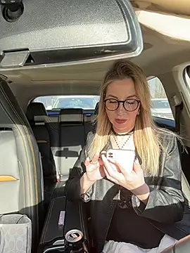 LisaMurr online show from 03/21/26, 01:16