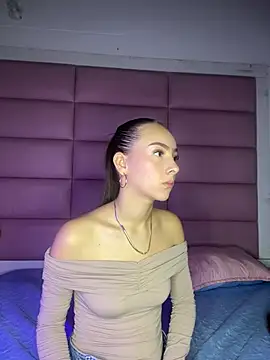 Sophiie 18 online show from 02/19/26, 12:12