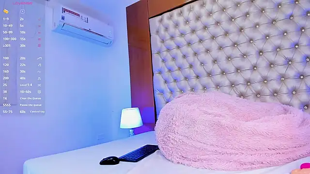 IsabellaaLux  online show from 03/12/26, 07:53