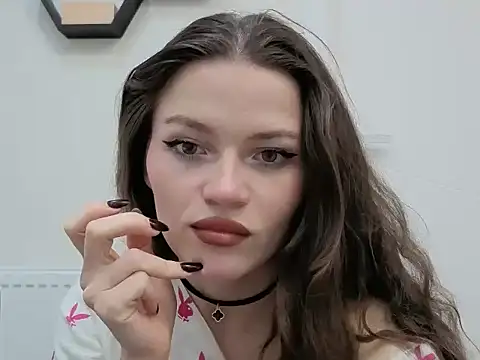 Avelinehowo uwu online show from 03/26/26, 05:51