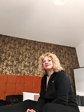 LaireeFelini online show from 03/01/26, 07:27