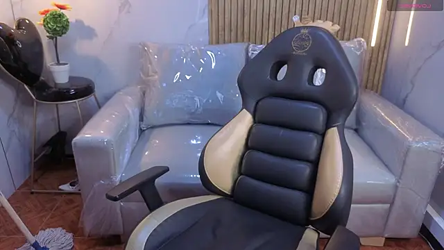 Sweett liia  online show from 04/21/26, 01:42