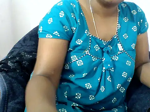 Snapshot of Angel_honeybear_143 chatting on 02/24/26, 07:28 Angel honeybear 143 online show from 02/24/26, 07:28