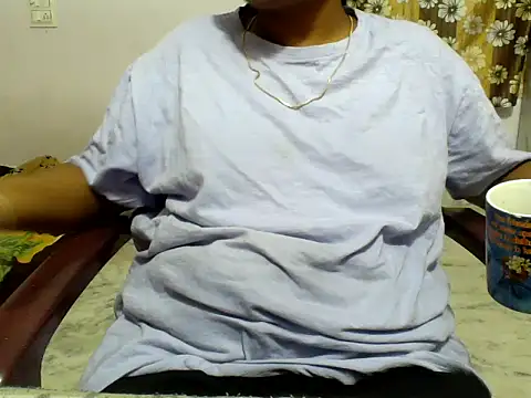 Snapshot of Angel_honeybear_143 chatting on 03/04/26, 09:43 Angel honeybear 143 online show from 03/04/26, 09:43