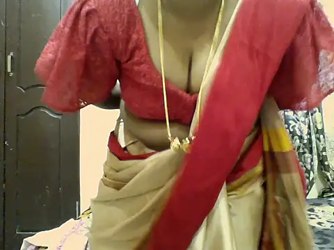 Snapshot of Angel_honeybear_143 chatting on 03/15/26, 12:11 Angel honeybear 143 online show from 03/15/26, 12:11