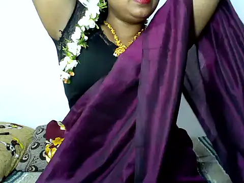 Snapshot of Angel_honeybear_143 chatting on 06/06/26, 04:33 Angel honeybear 143 online show from 06/06/26, 04:33