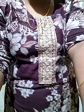 Snapshot of Angel_honeybear_143 chatting on 06/12/26, 02:49 Angel honeybear 143 online show from 06/12/26, 02:49