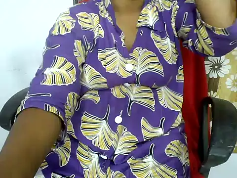 Snapshot of Angel_honeybear_143 chatting on 06/17/26, 05:58 Angel honeybear 143 online show from 06/17/26, 05:58