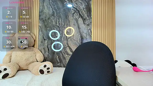 Snapshot of scarlett_lumi chatting on 02/20/26, 10:27 scarlett lumi online show from 02/20/26, 10:27