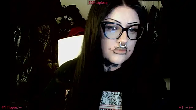 Snapshot of grindhouseho chatting on 05/23/26, 04:18 grindhouseho online show from 05/23/26, 04:18