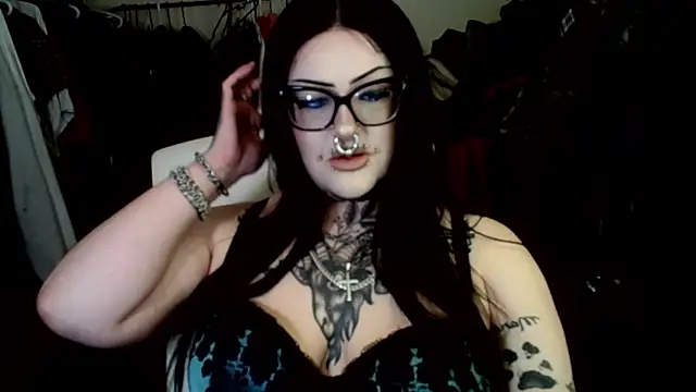 Snapshot of grindhouseho chatting on 06/19/26, 05:23 grindhouseho online show from 06/19/26, 05:23