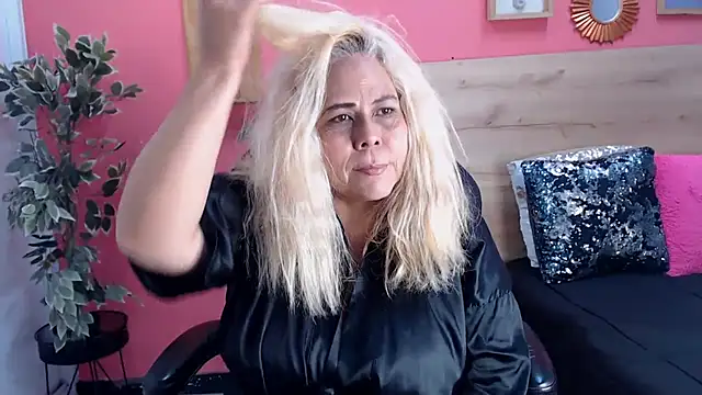Snapshot of eva_colen50 chatting on 07/28/26, 04:27 eva colen50 online show from 07/28/26, 04:27